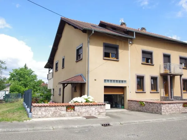 MAISON FAMILIALE DE 273 M2