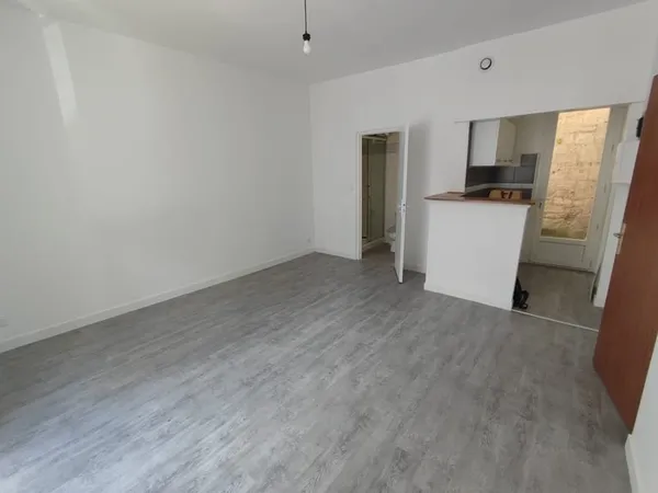 STUDIO VICTOIRE 588EUR