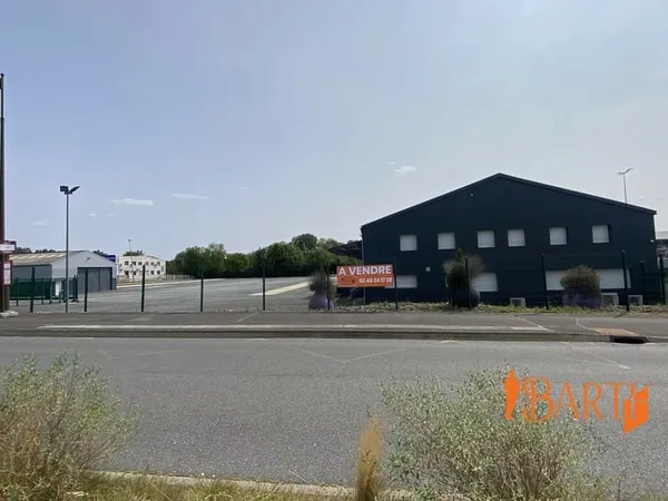 Bâtiment industriel de 1800M²