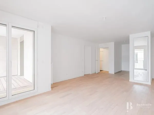 A LOUER VIDE - BEAU 4 PIECES DE 80.6M2 - APPARTEMENT NEUF - 5EME ETAGE - BALCON - 2 PARKING -