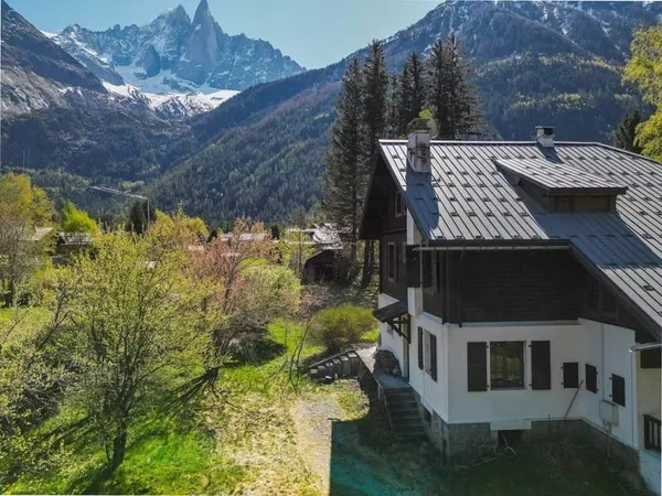 Maison 10 pièces 200 m²