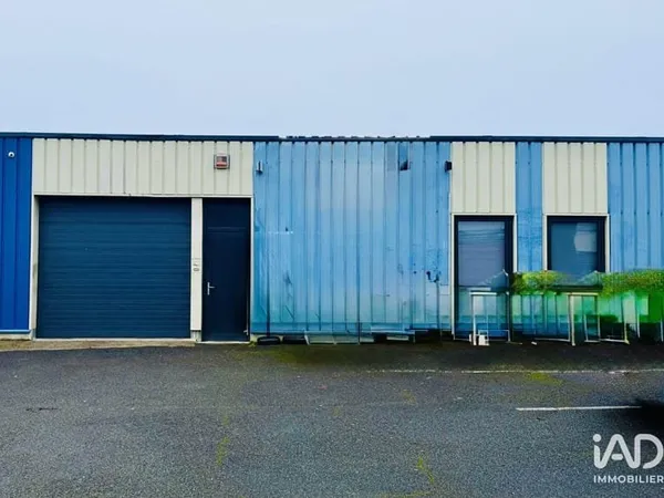 Immeuble commercial 267 m²