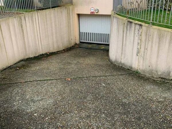 Parking 12 m²