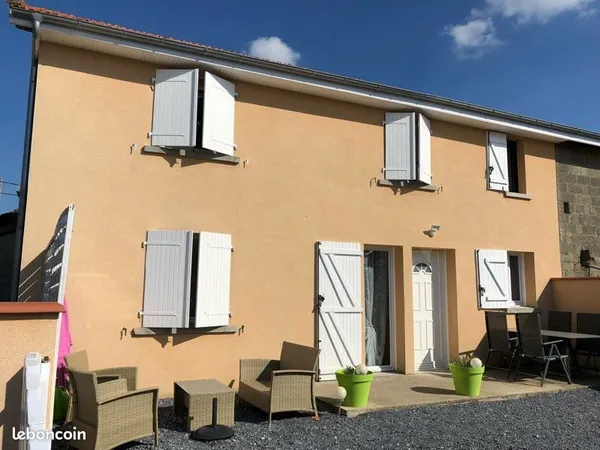 Maison T3 à louer à Villecomtal