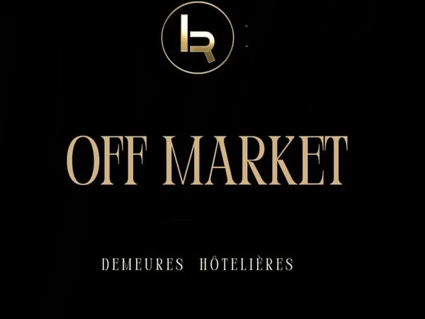 DEMEURES HOTELIÈRES ENTRÉE DE SAINT TROPEZ VUE MER