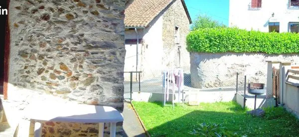 A louer Petite maison de Village