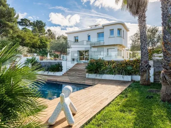 MONTOLIVET 13012 - MAISON ANNEES 30 RENOVÉE - PISCINE ET DÉPENDANCE