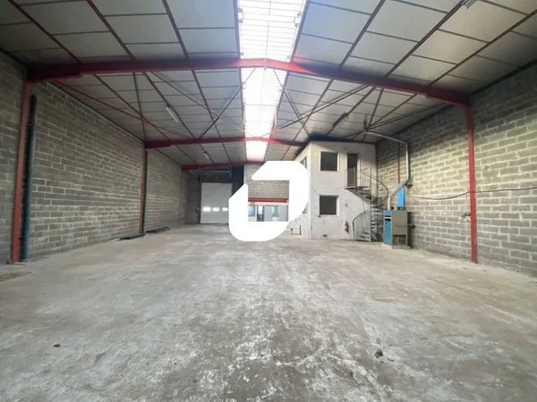 Local d'activité 798 m²