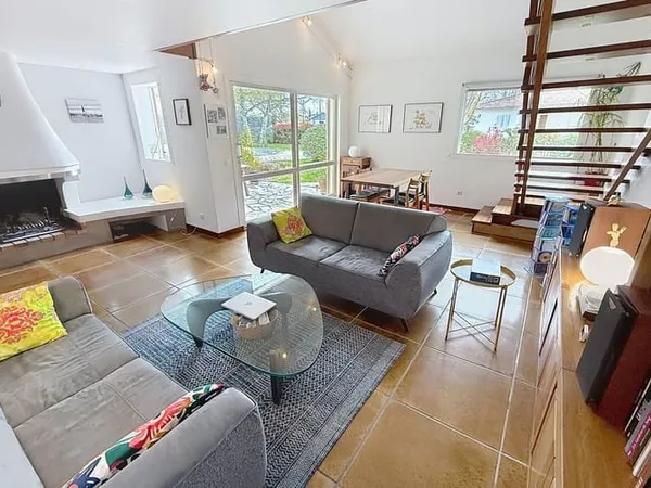 Maison 6 pièces 198 m²