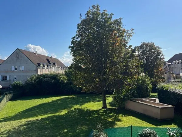 Grand F2 59 m² -Balcon + Parking - Cergy-le-Haut (RER A)