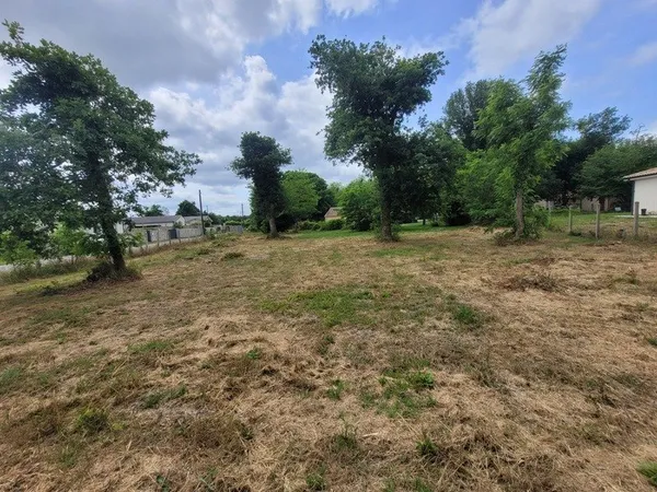 Terrain à vendre CISSAC MEDOC de 1244 m2
