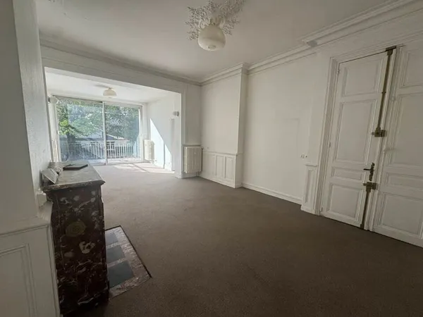 Bureau et espace de travail Location Tours  52m² 1115€