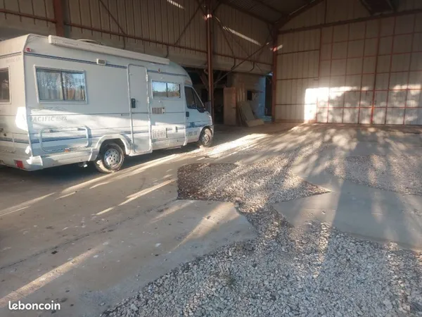 Loue emplacements camping- cars ou vehicule