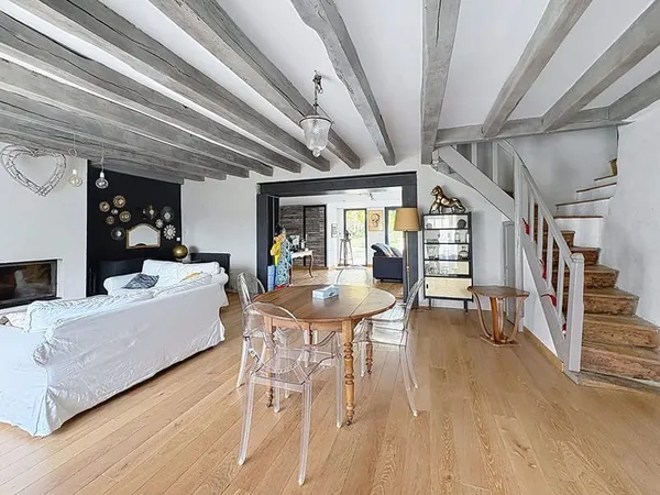 Charmante Maison de Corps de Ferme à Vendre à La Garnache !