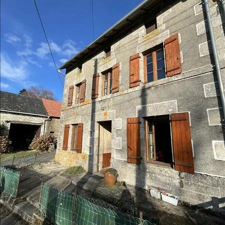 Maison en pierre de 4 pièces principales