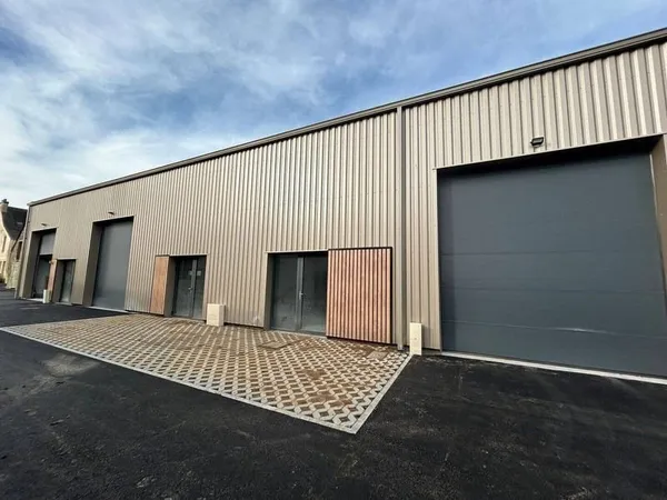 Local d'activité 658 m²