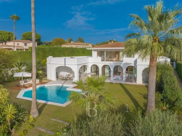 CAP D'ANTIBES - DOMAINE SECURISE - 8 CHAMBRES