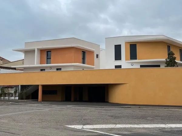 Maison f4 dans residence securisee