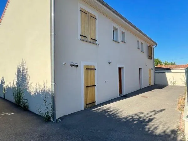 Maison Anse centre du village proche Lyon