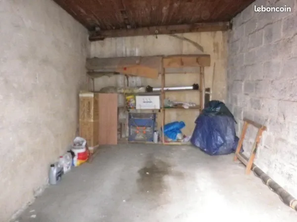 Garage, centre-ville, Angoulême