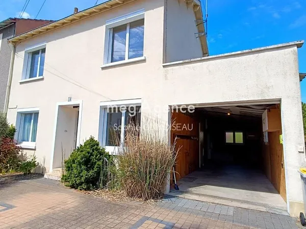 A Louer : Cholet, La Baumière. Maison 3 chambres, garage, jardin.