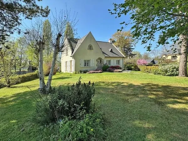 Maison 8 pièces 180 m²