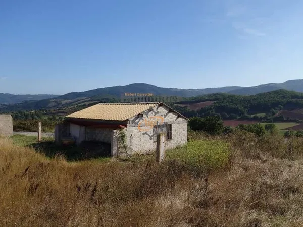 Vente dépôt avec 22.4 hectares de terrain Saint Affrique