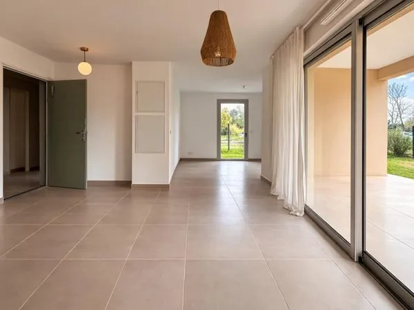 Appartement 4 pièces avec terrasse et grand jardin