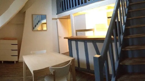Loue F2 + mezzanine - meublé