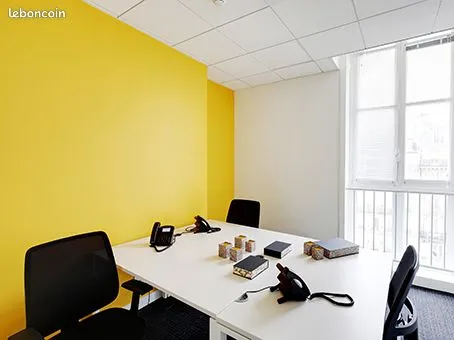 Bureau privé à louer pour 2 personnes à PARIS, Gare du Nord