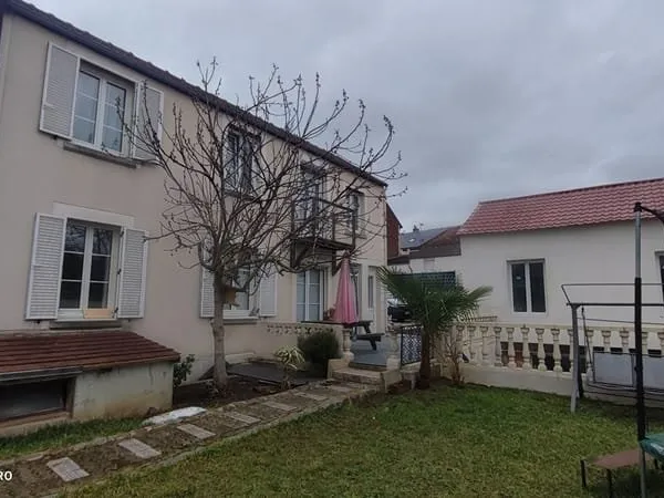 Maison Montataire 6 pièce(s) 140 m2 et dépendances.