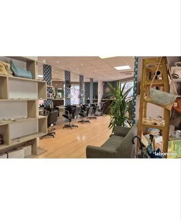 Fond de coiffure hommes/femmes/enfants à vendre