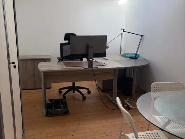 Bureau meublé 13 m² - fibre - parking - accès cuisine - idéal profession libérale