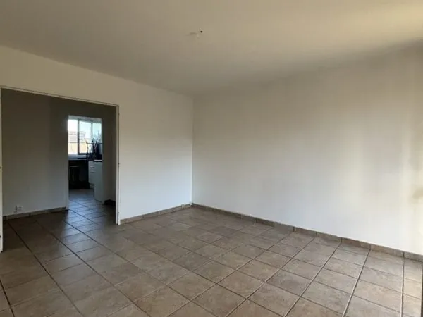 A découvrir Saint Étienne secteur sud. Appartement traversan
