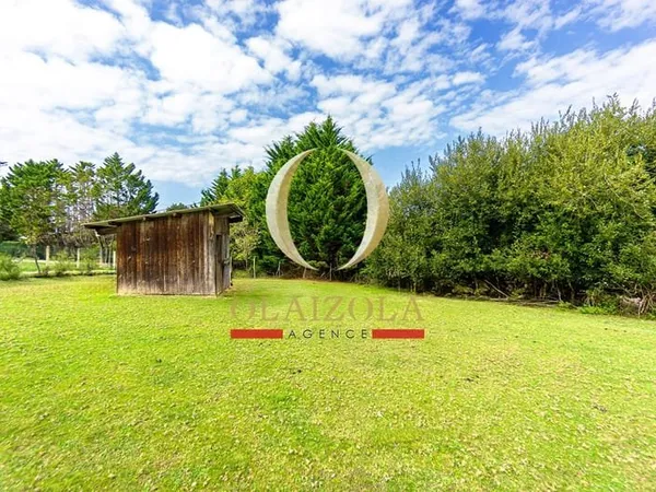 Arbonne - Terrain constructible à 1 km du bourg.