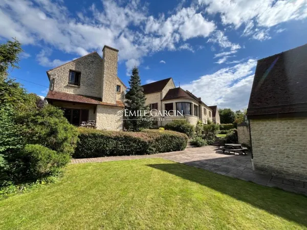 Propriété d'exception à vendre, Hameau privé au coeur du Vexin