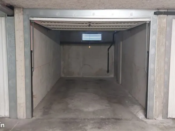 Location garage fermé Montpellier beaux arts