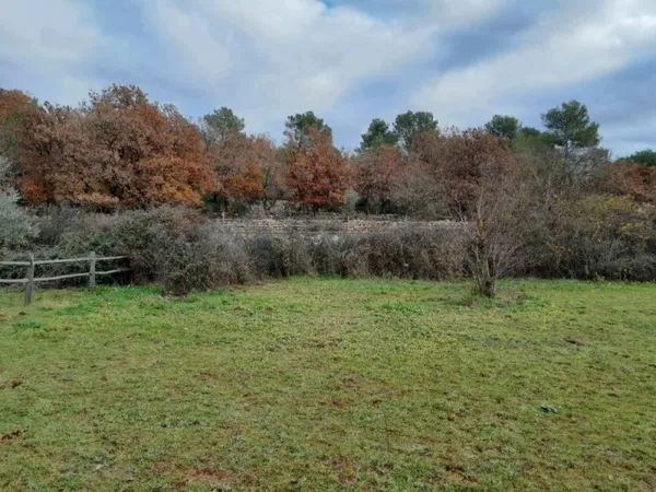 Terrain 3000 m²