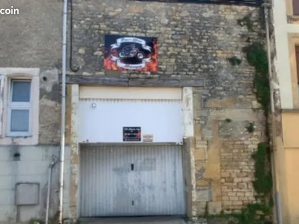 Garage 80 m2