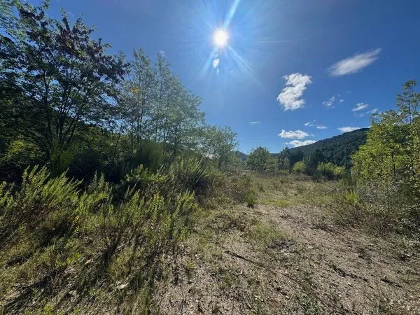 Terrain constructible 1270 m²