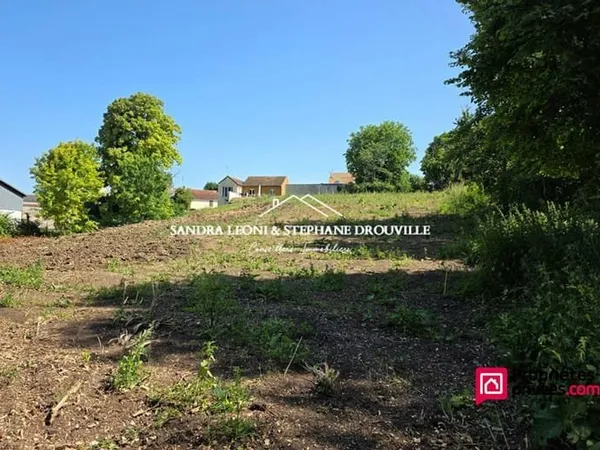 AUNEAU - BEAU TERRAIN A BATIR DE 1.126 m2