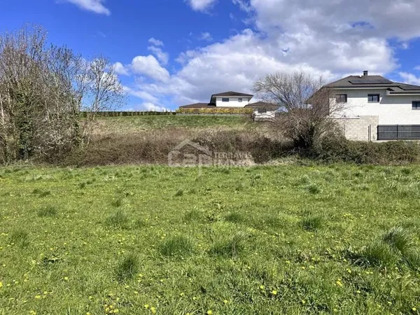 Terrain constructible 762 m²