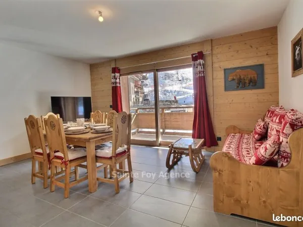 Appartement soigné vue piste