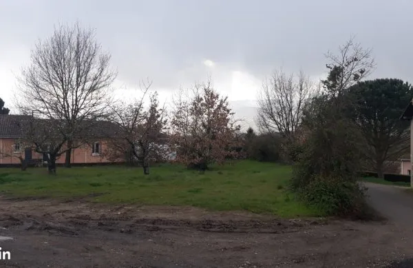 Terrain viabilisé (eau,égout)