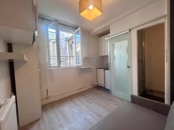 Studio étage élevé