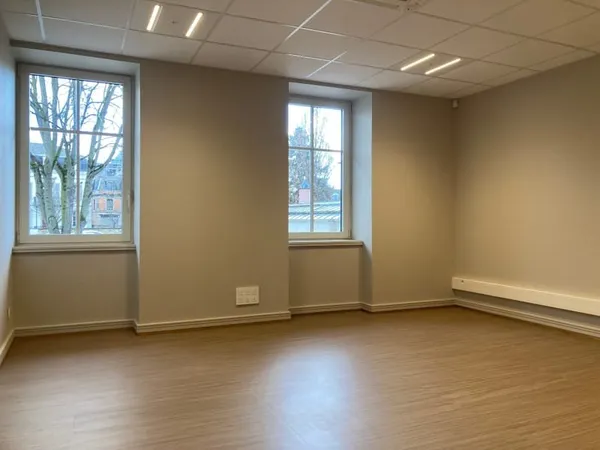 Bureaux 6 pièces 119 m²