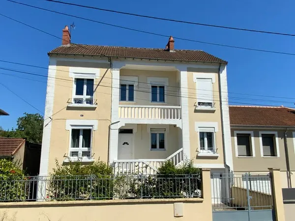 Quartier calme - maison réactualisée