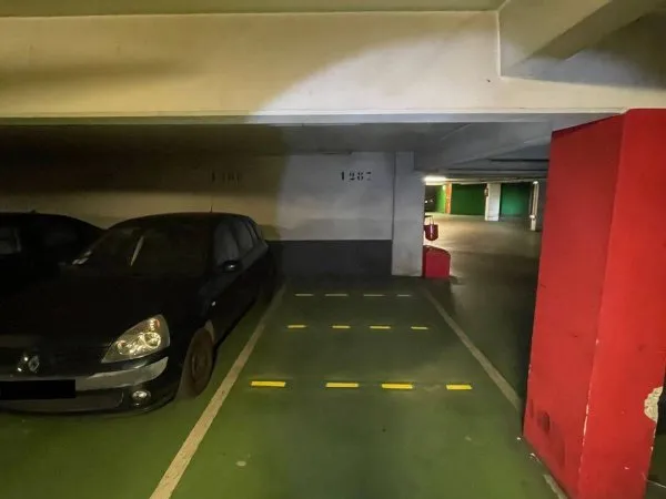 Parking 12 m²