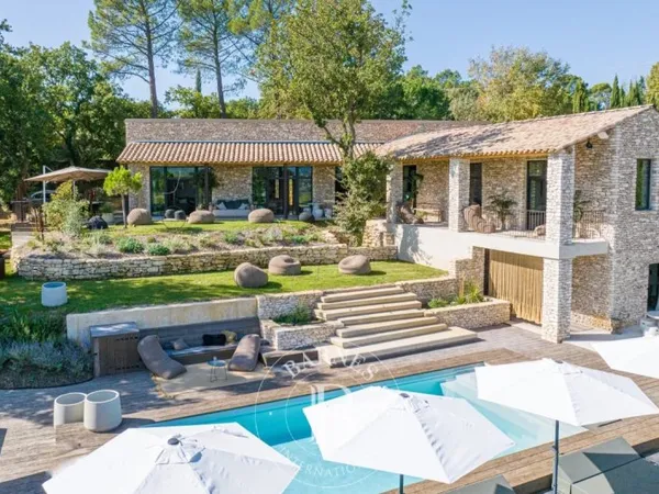 GORDES - MAISON D'ARCHITECTE - 6 CHAMBRES - PISCINE CHAUFFÉE - VUE SUR LES VIGNOBLES DU LUBERON