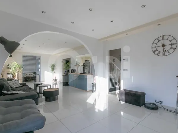 Maison 6 pièces 230 m²